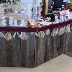 L-shaped Retail Front Counter