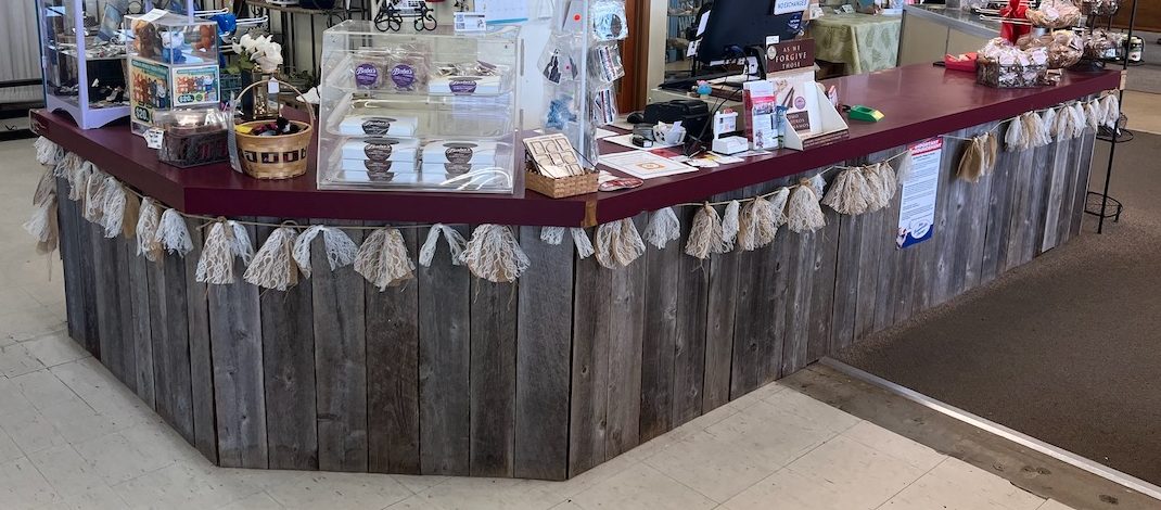 L-shaped Retail Front Counter