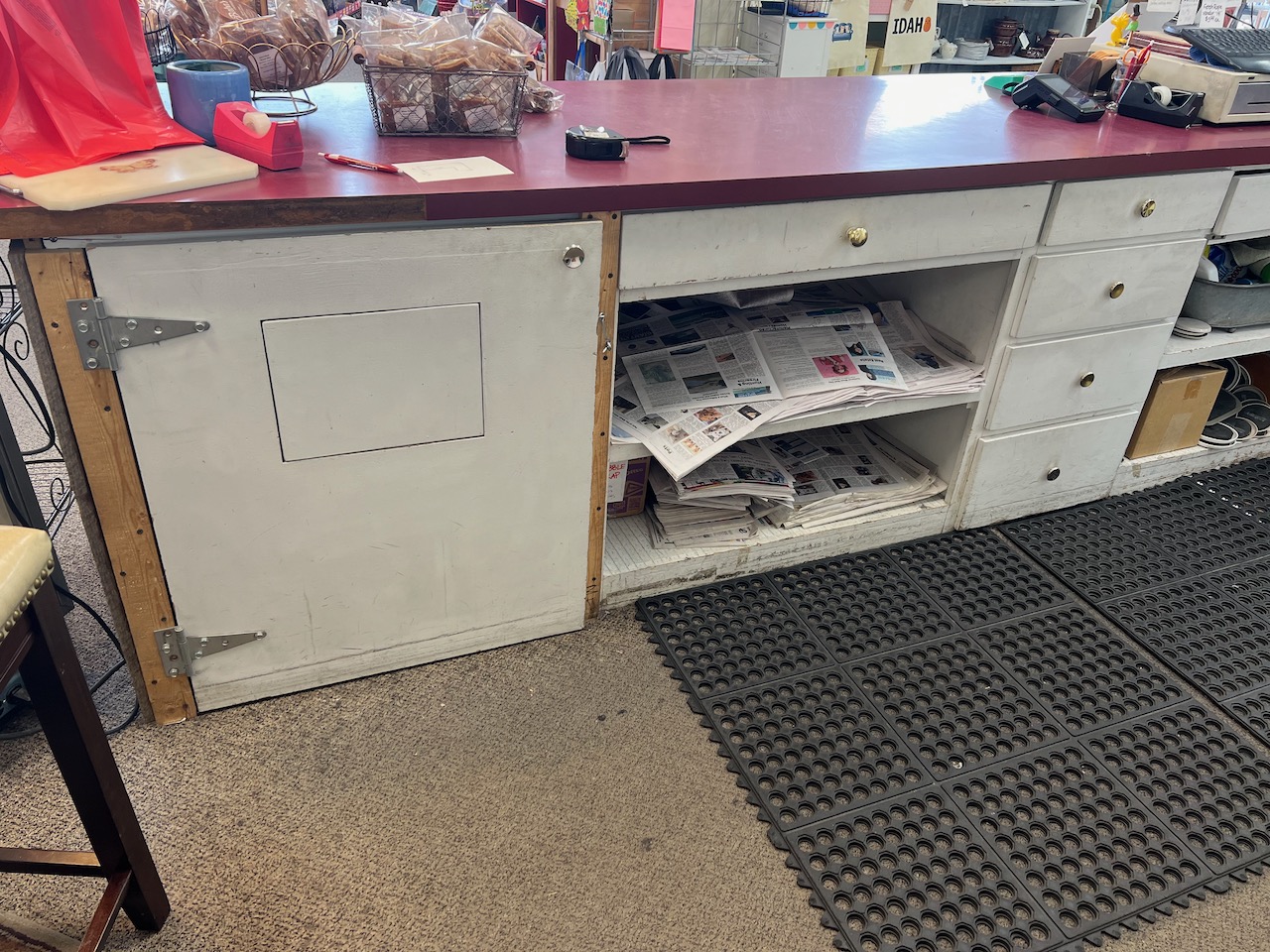 L-shaped Retail Front Counter - Image 4